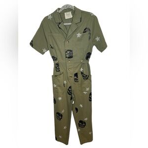 Fantastic Fawn skull and star jumpsuit Green cotton button enclosure size small